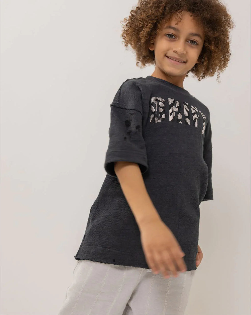 Oversize T-Shirt with Raw-Edges A