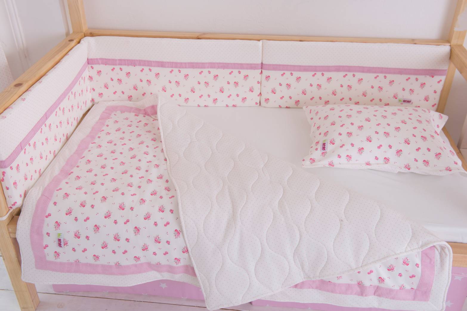 Special Cream & Pink Floral Bedding Gift Box
